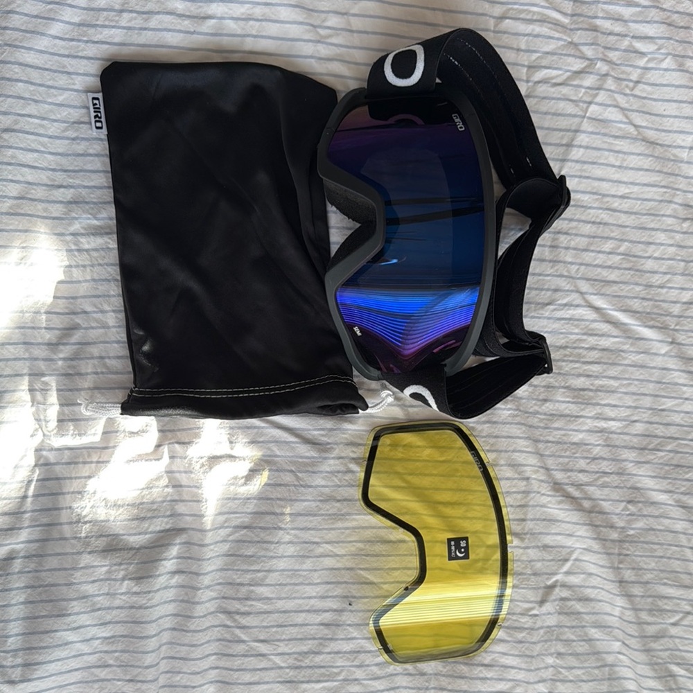 Giro Ski Goggles with Extra Lens - Black and Blue